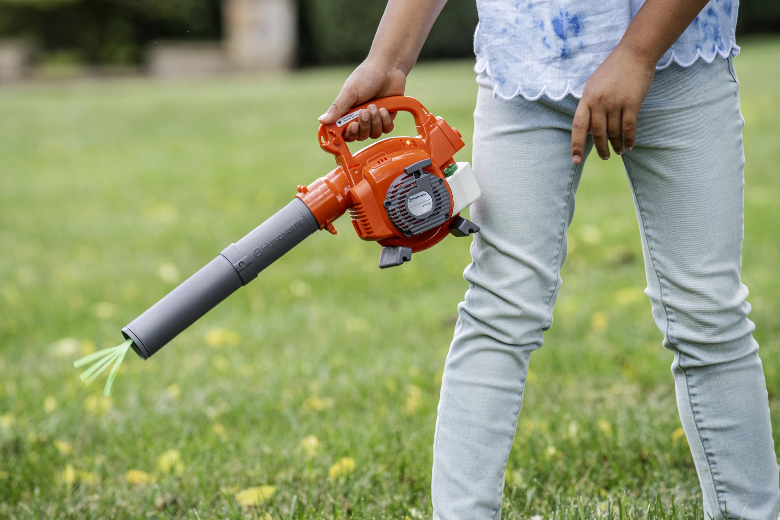 Husqvarna 125B Toy Leaf Blower, Light-Up Engine Makes Noise and Blows Out Real Air, Toddler Toys for Ages 3 and Up, Plastic, Orange/Gray, 589746402 - Image 7